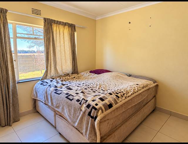 5 BEDROOM HOUSE FOR SALE IN VAALPARK